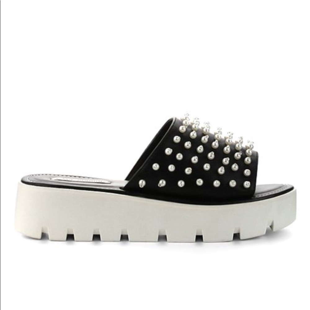 Cape Robbin Black Mandy Sandal - Picture 5 of 6
